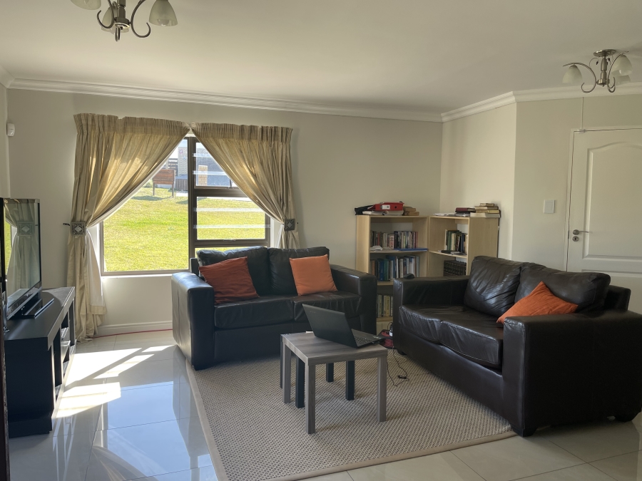 5 Bedroom Property for Sale in Cove Rock Eastern Cape